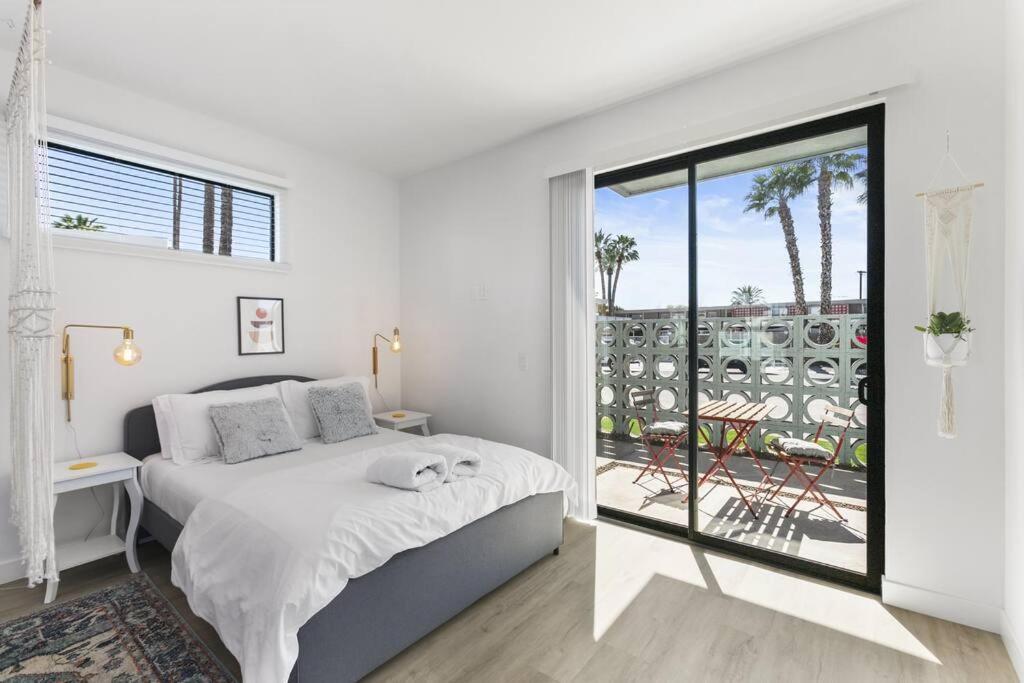 Large Studio Rooftop & Poolside - Walk To Old Town Scottsdale Bagian luar foto