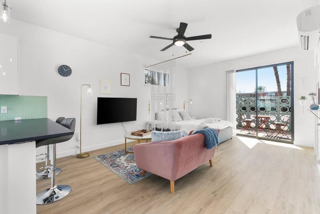 Large Studio Rooftop & Poolside - Walk To Old Town Scottsdale Bagian luar foto