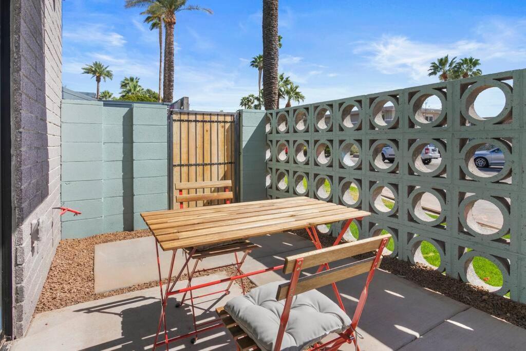 Large Studio Rooftop & Poolside - Walk To Old Town Scottsdale Bagian luar foto