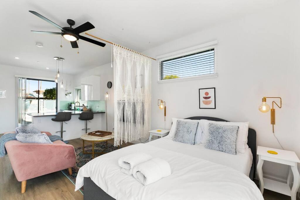 Large Studio Rooftop & Poolside - Walk To Old Town Scottsdale Bagian luar foto