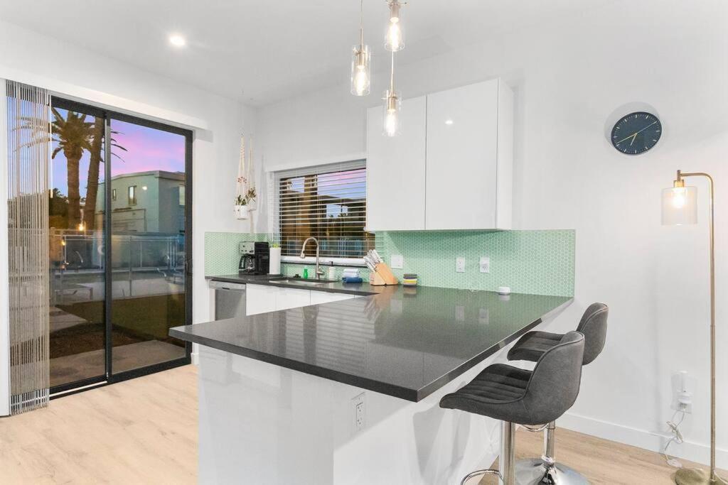 Large Studio Rooftop & Poolside - Walk To Old Town Scottsdale Bagian luar foto