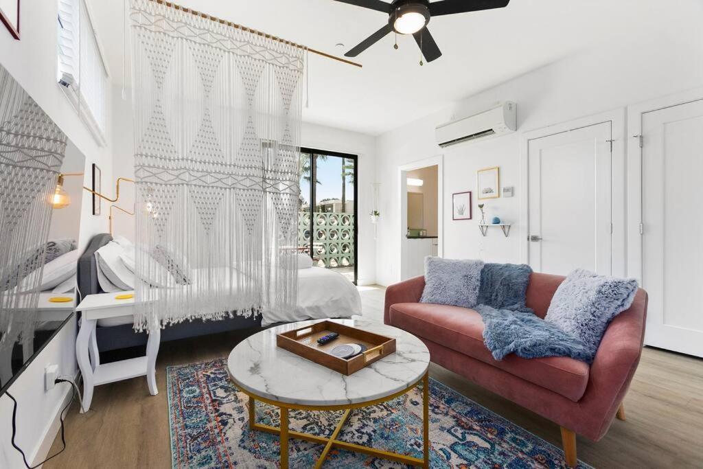 Large Studio Rooftop & Poolside - Walk To Old Town Scottsdale Bagian luar foto
